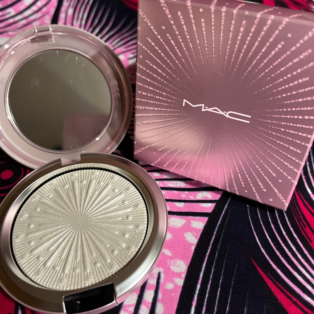 MAC Let It Glow
